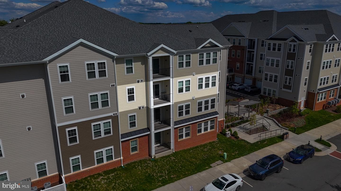 700 Mount Airy Terrace NE #301, Leesburg