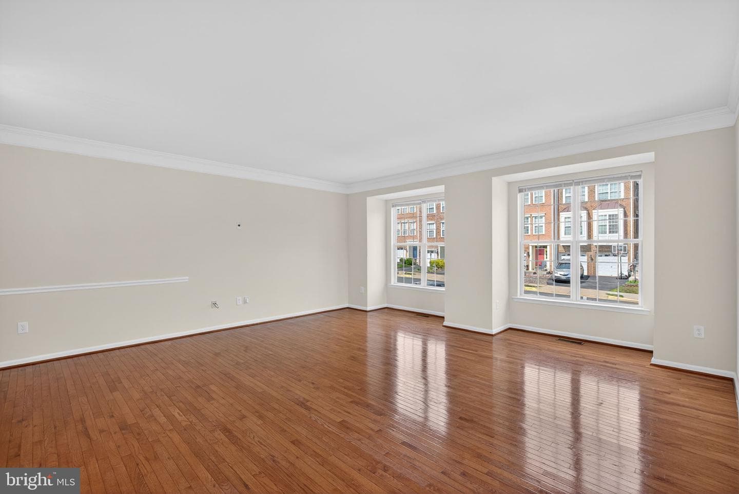 557 Edmonton Terrace NE photo 12