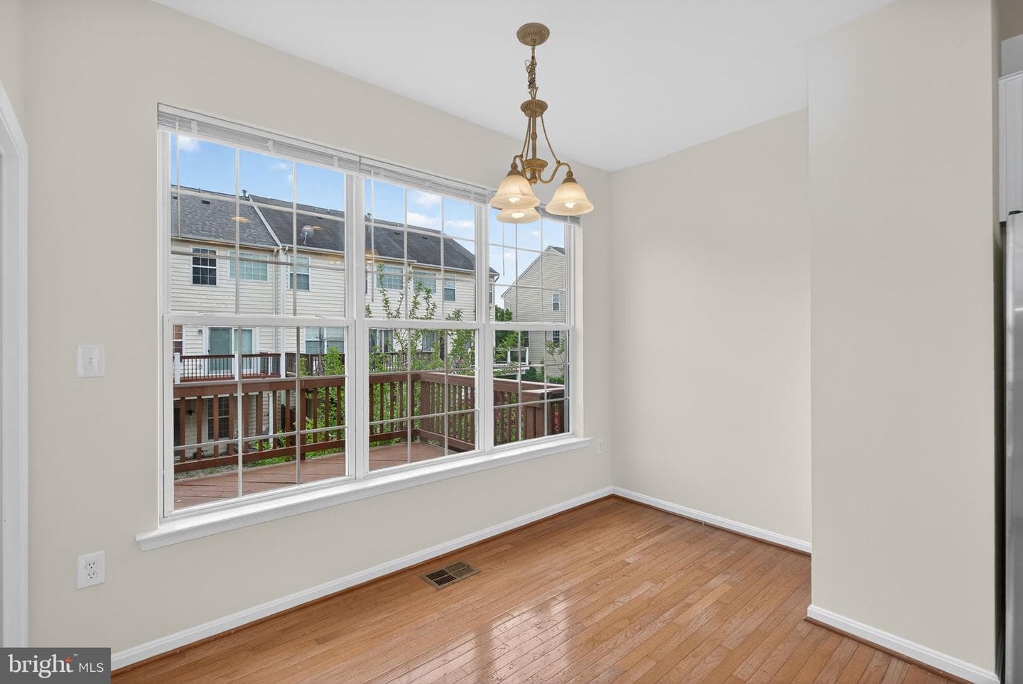 557 Edmonton Terrace NE photo 22