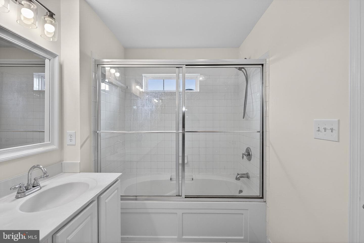 557 Edmonton Terrace NE photo 30