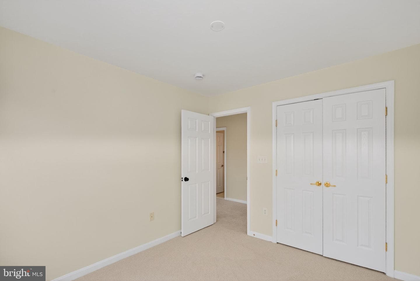 557 Edmonton Terrace NE photo 33