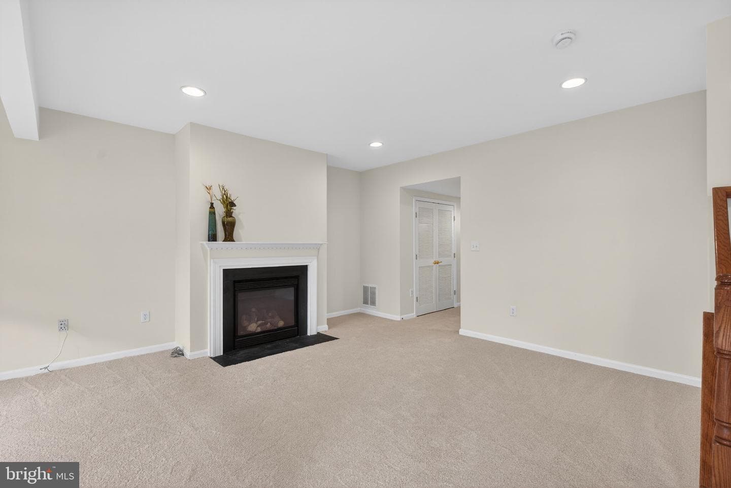 557 Edmonton Terrace NE photo 37