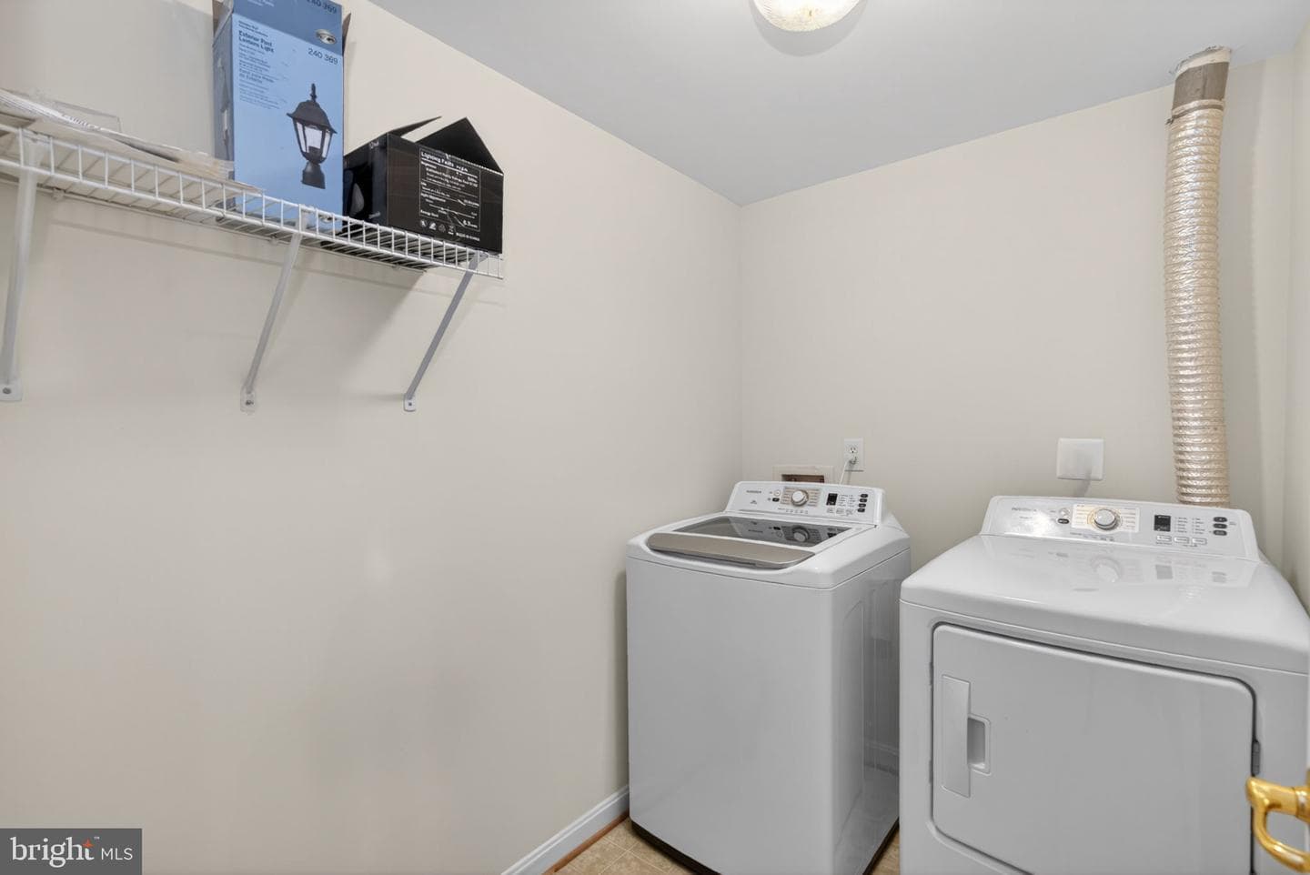 557 Edmonton Terrace NE photo 45