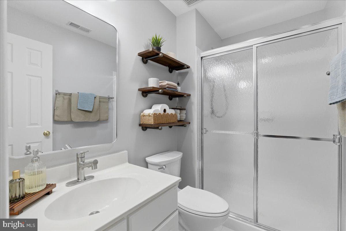 20361 Hartwell Street photo 32