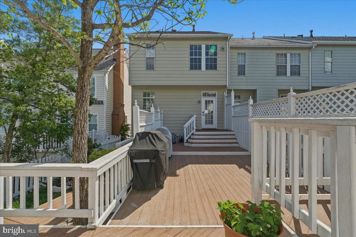 20361 Hartwell Street photo 37