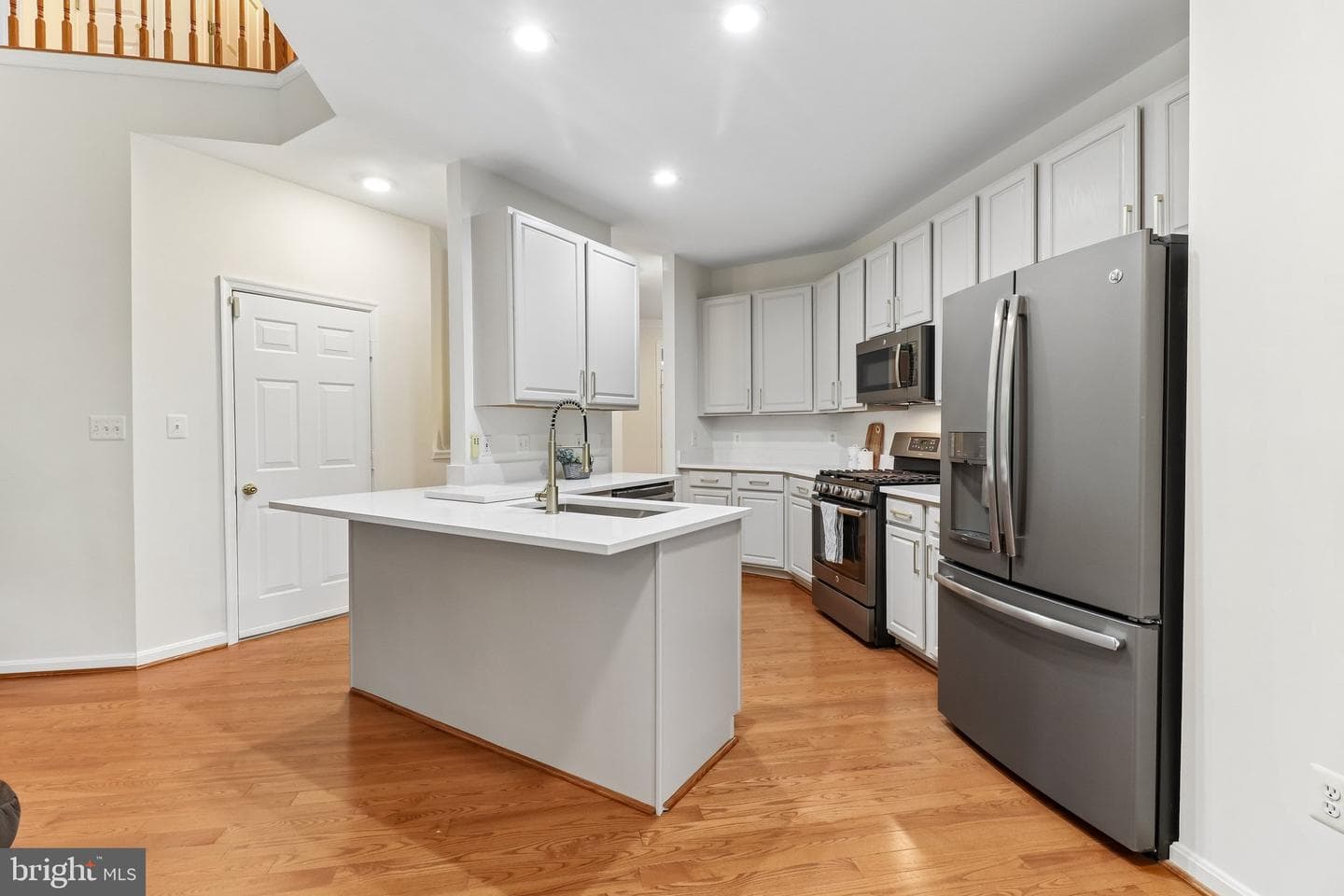 43528 Clivedon Court photo 5
