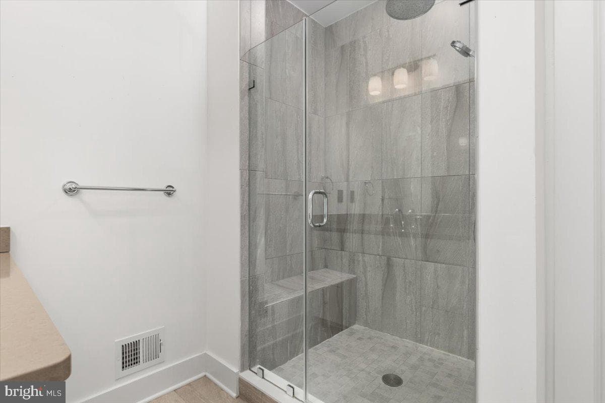 44824 Tiverton Square photo 19