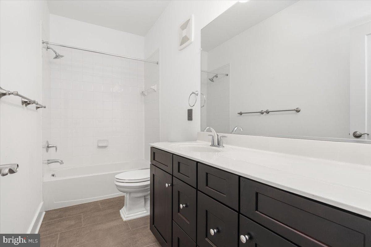 44824 Tiverton Square photo 21