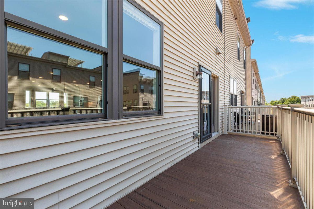 44824 Tiverton Square photo 24