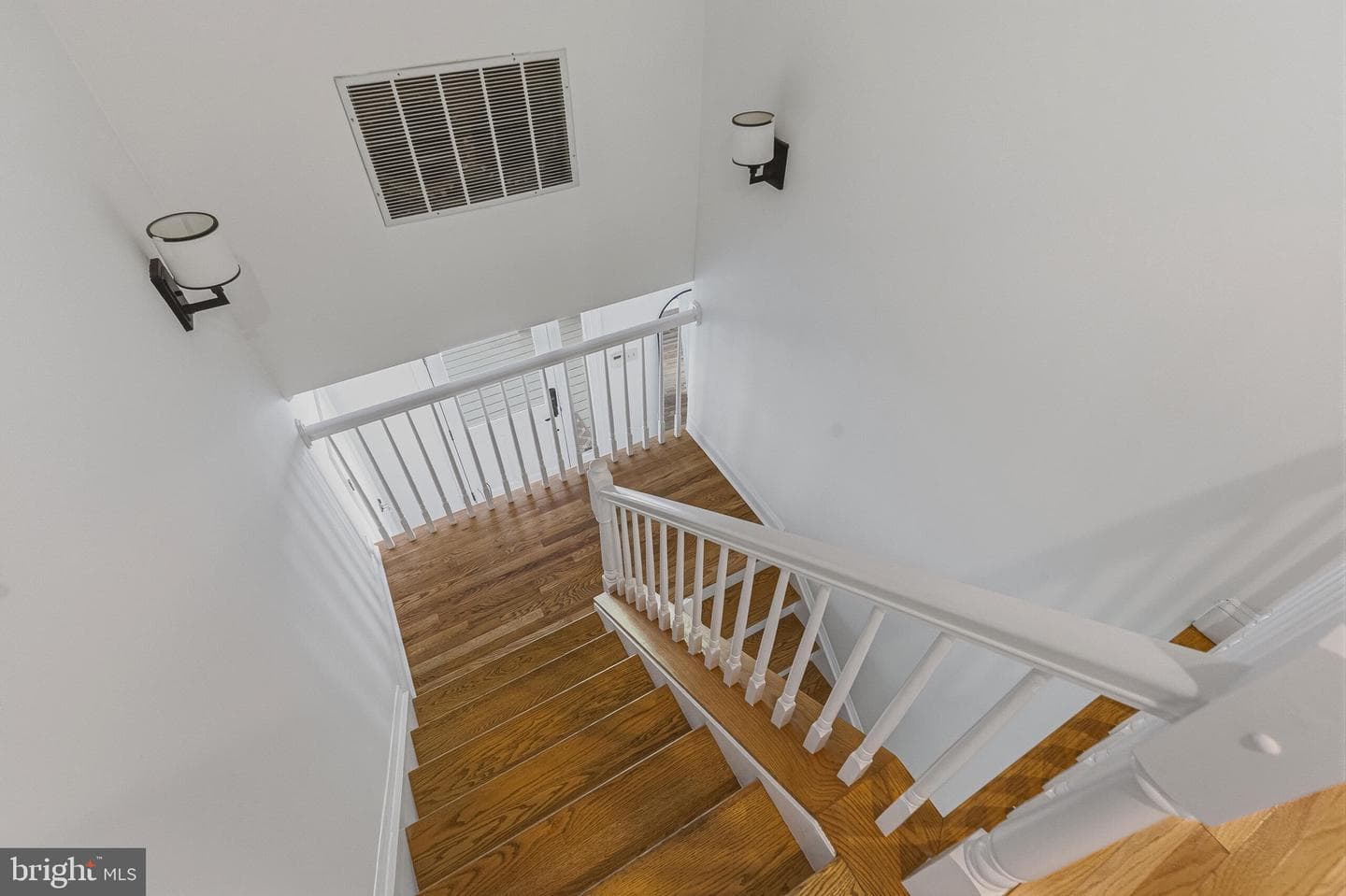 106 Harrison Street NE photo 32