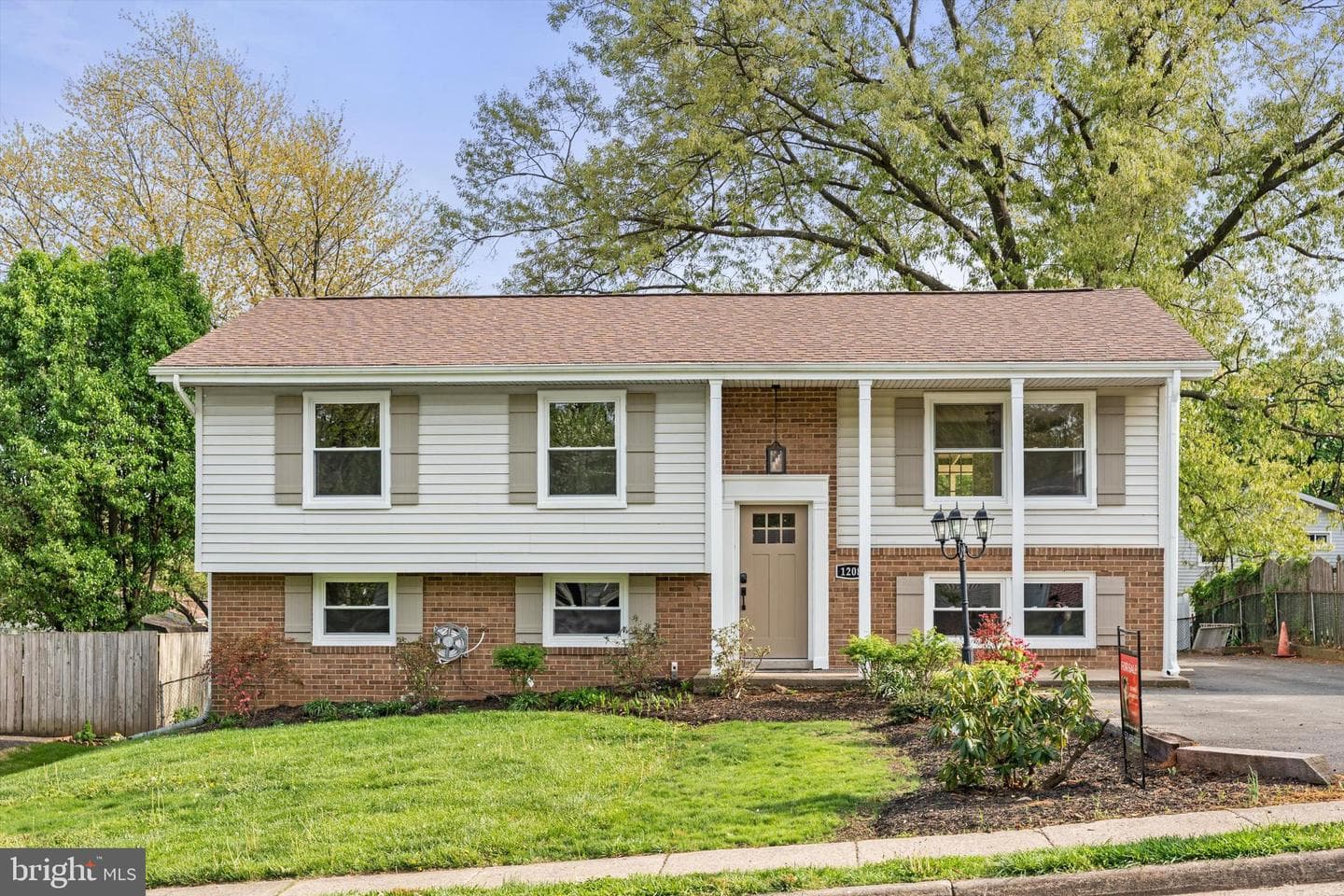 1208 E Iberia Road photo 1