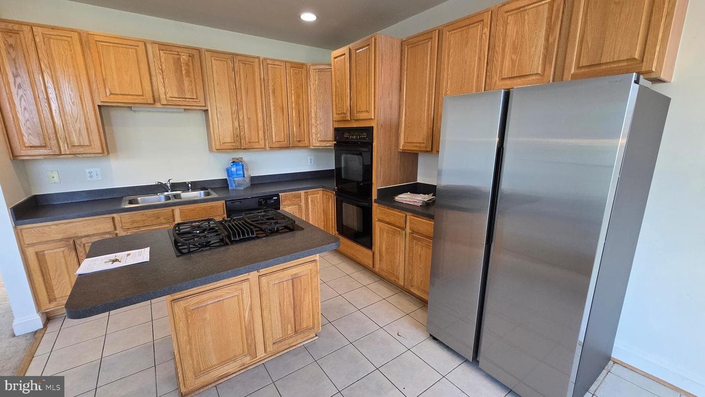 643 Mcleary Square SE photo 9