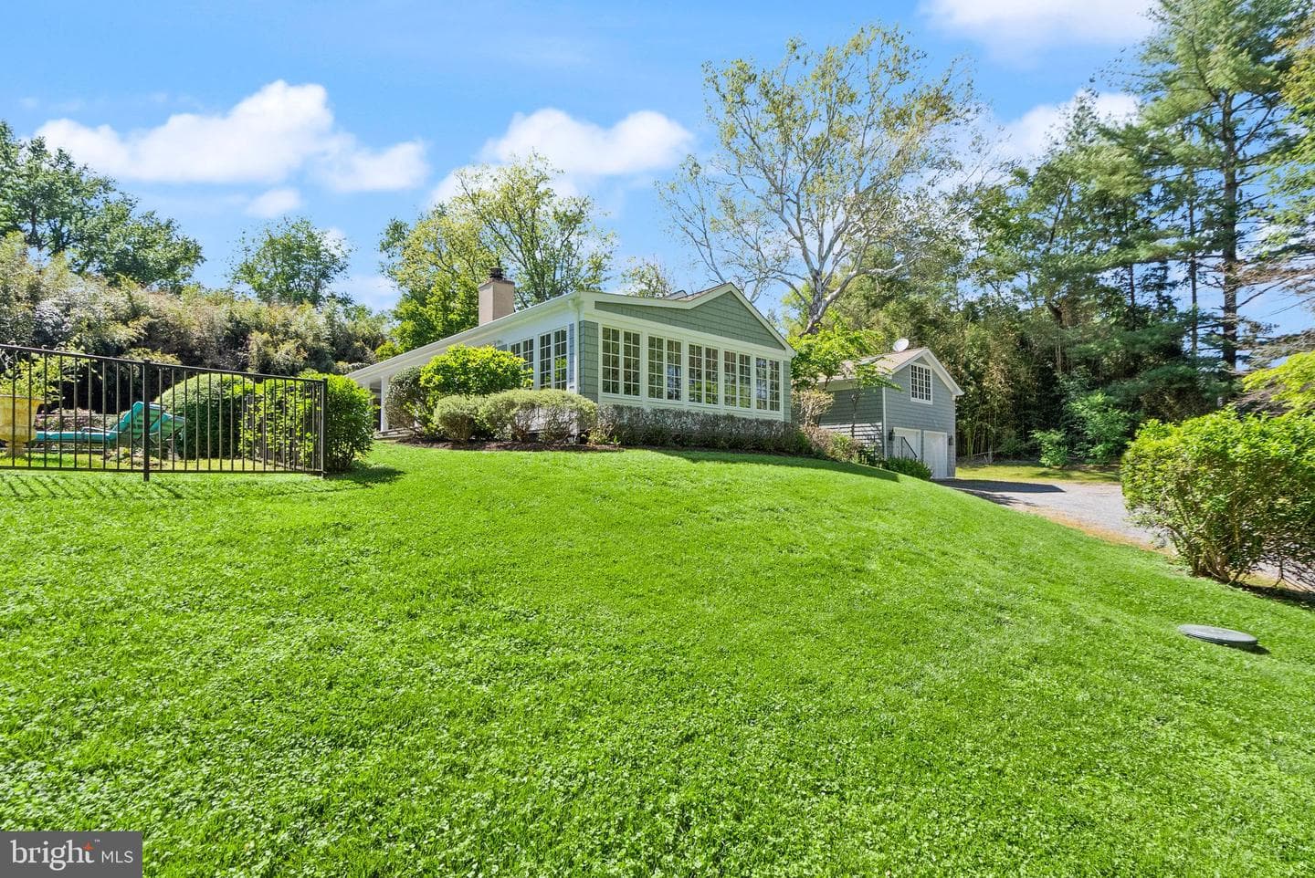 23357 Wildwood Ln photo 2