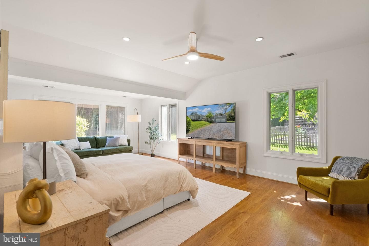 23357 Wildwood Ln photo 29