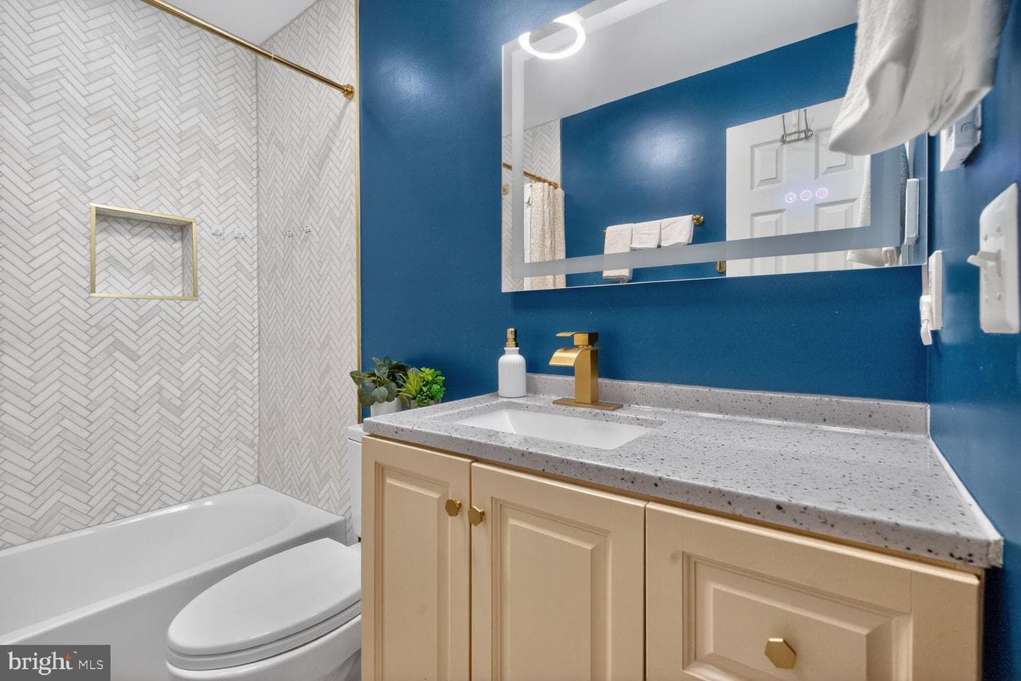 22166 Napier Terrace photo 21