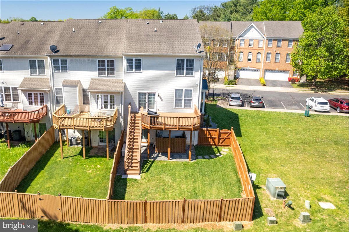 210 Elder Terrace photo 4