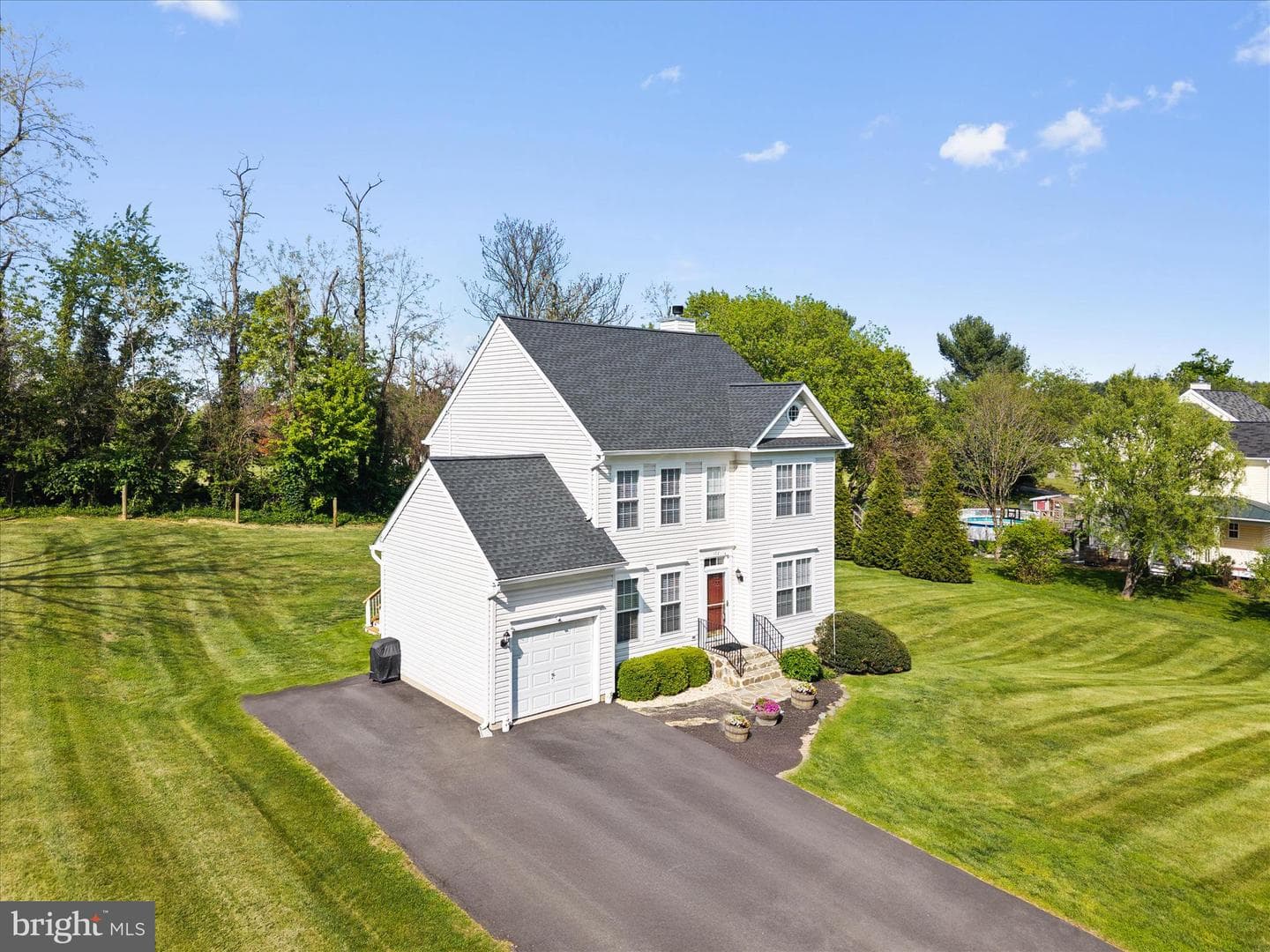 102 Delaware Avenue photo 3