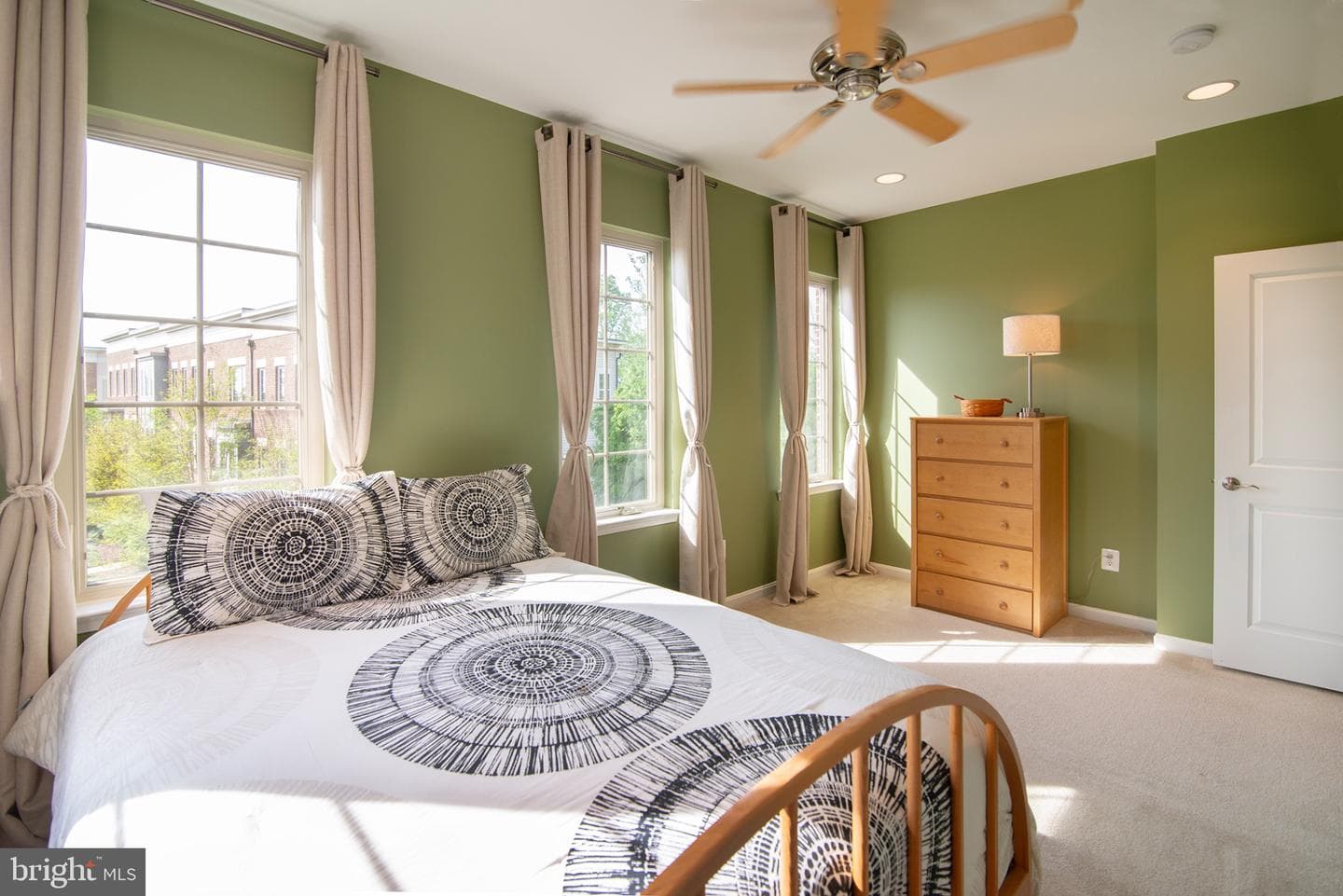 22780 Sagamore Square photo 22
