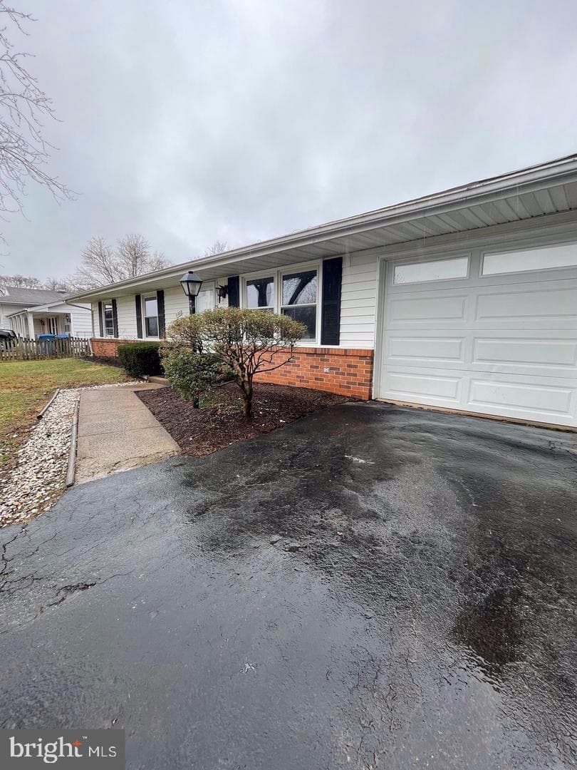 1100 N Sterling Boulevard, Sterling