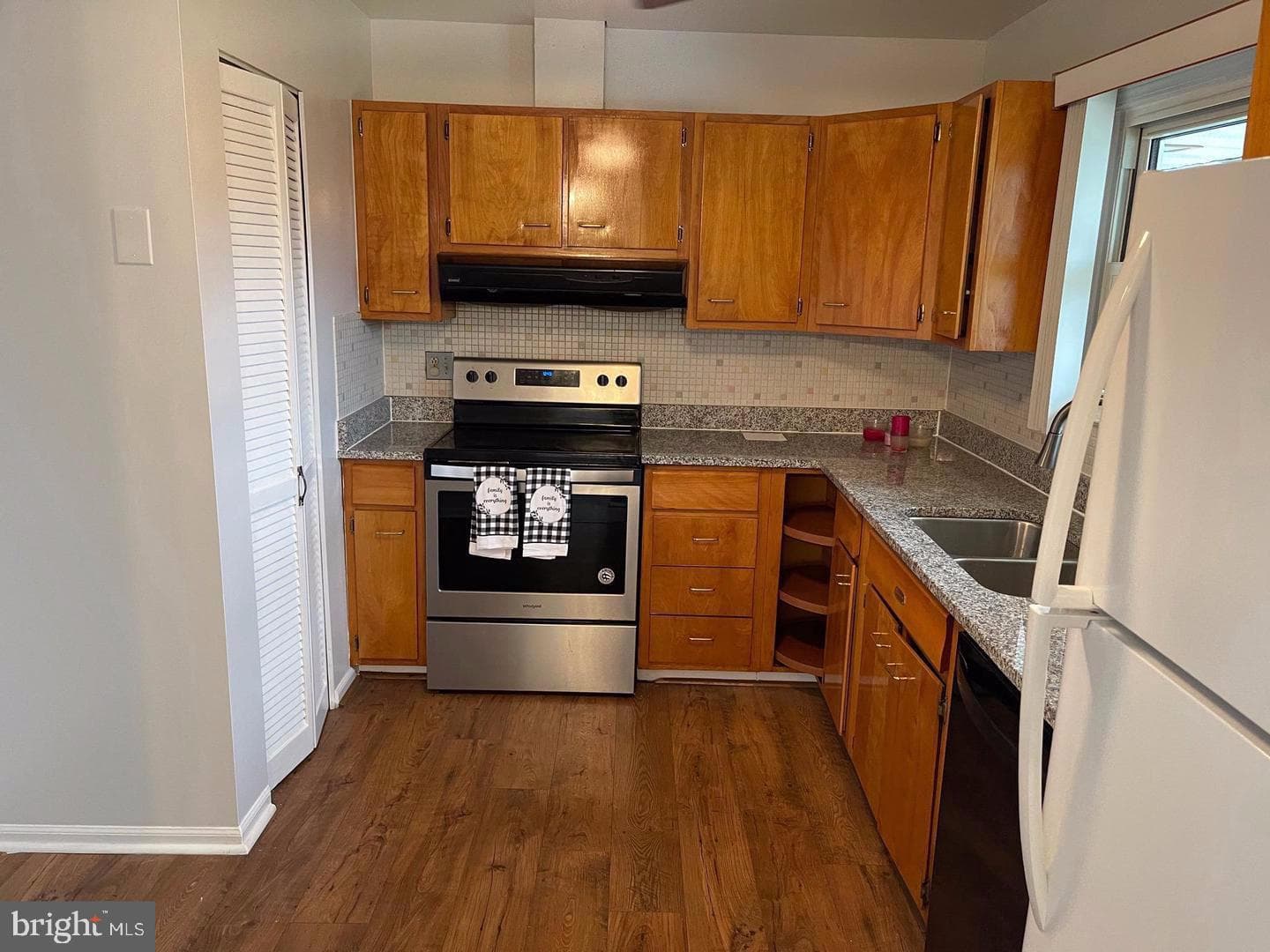 1100 N Sterling Boulevard photo 7