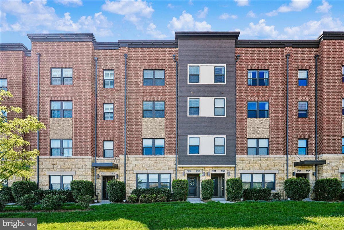 44784 Tiverton Square photo 1