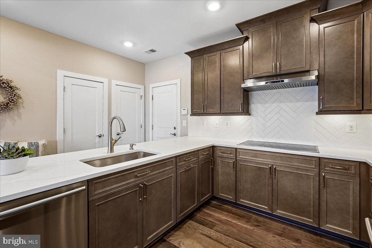 44784 Tiverton Square photo 9