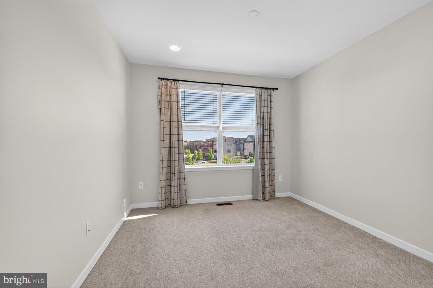 42348 Zenith Terrace photo 19