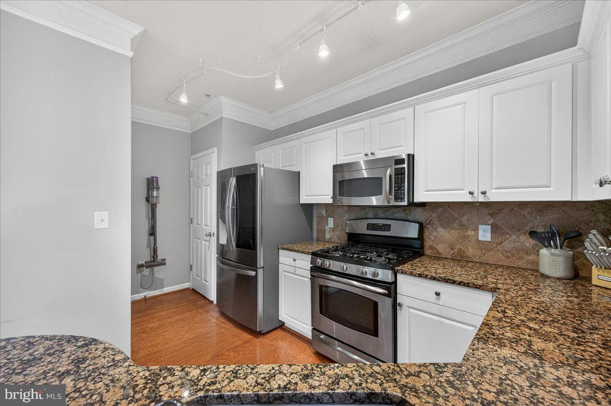 502 Sunset View Terrace SE #303 photo 3