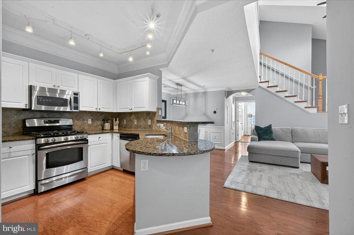 502 Sunset View Terrace SE #303 photo 6