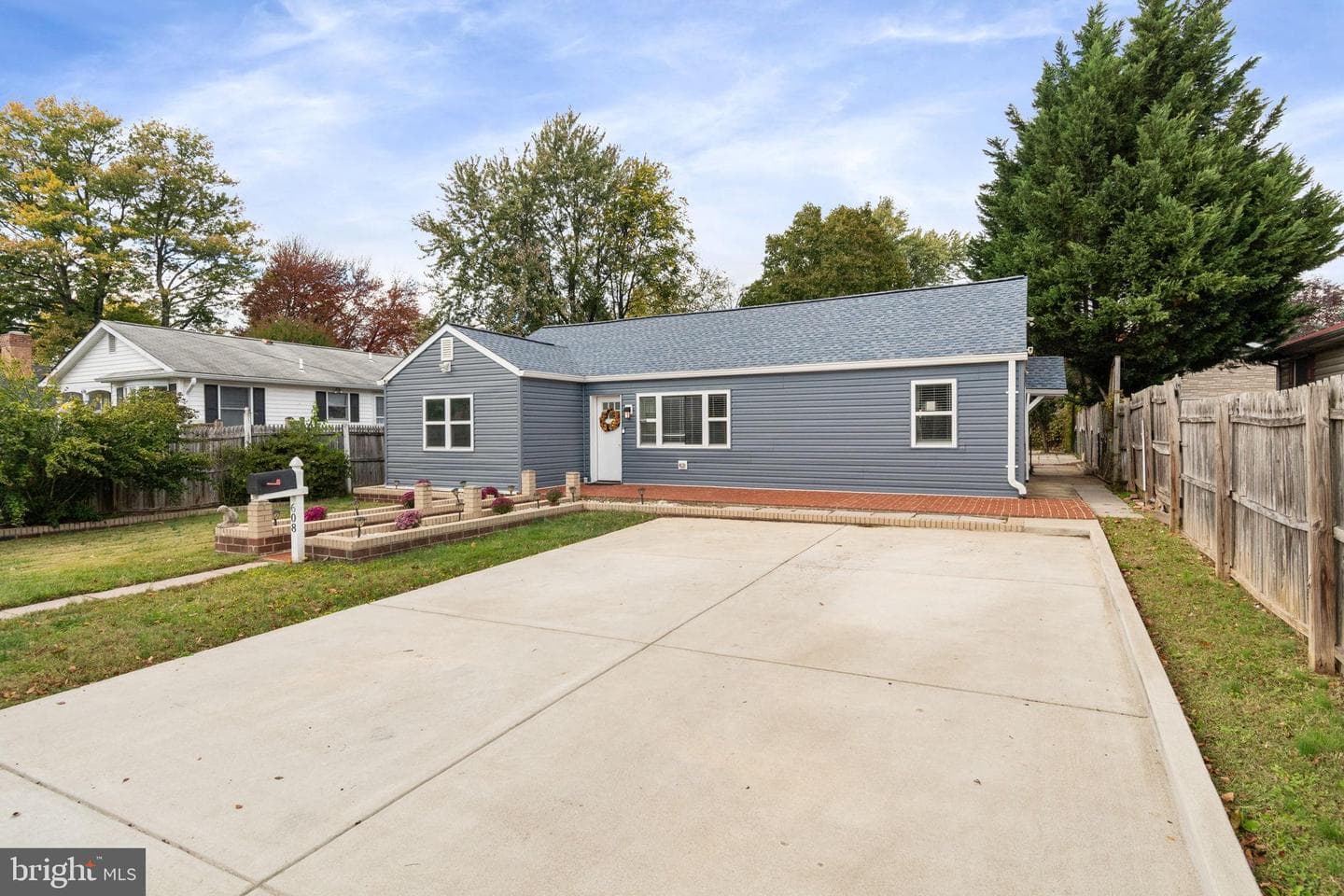 608 NE Blue Ridge Avenue NE photo 5