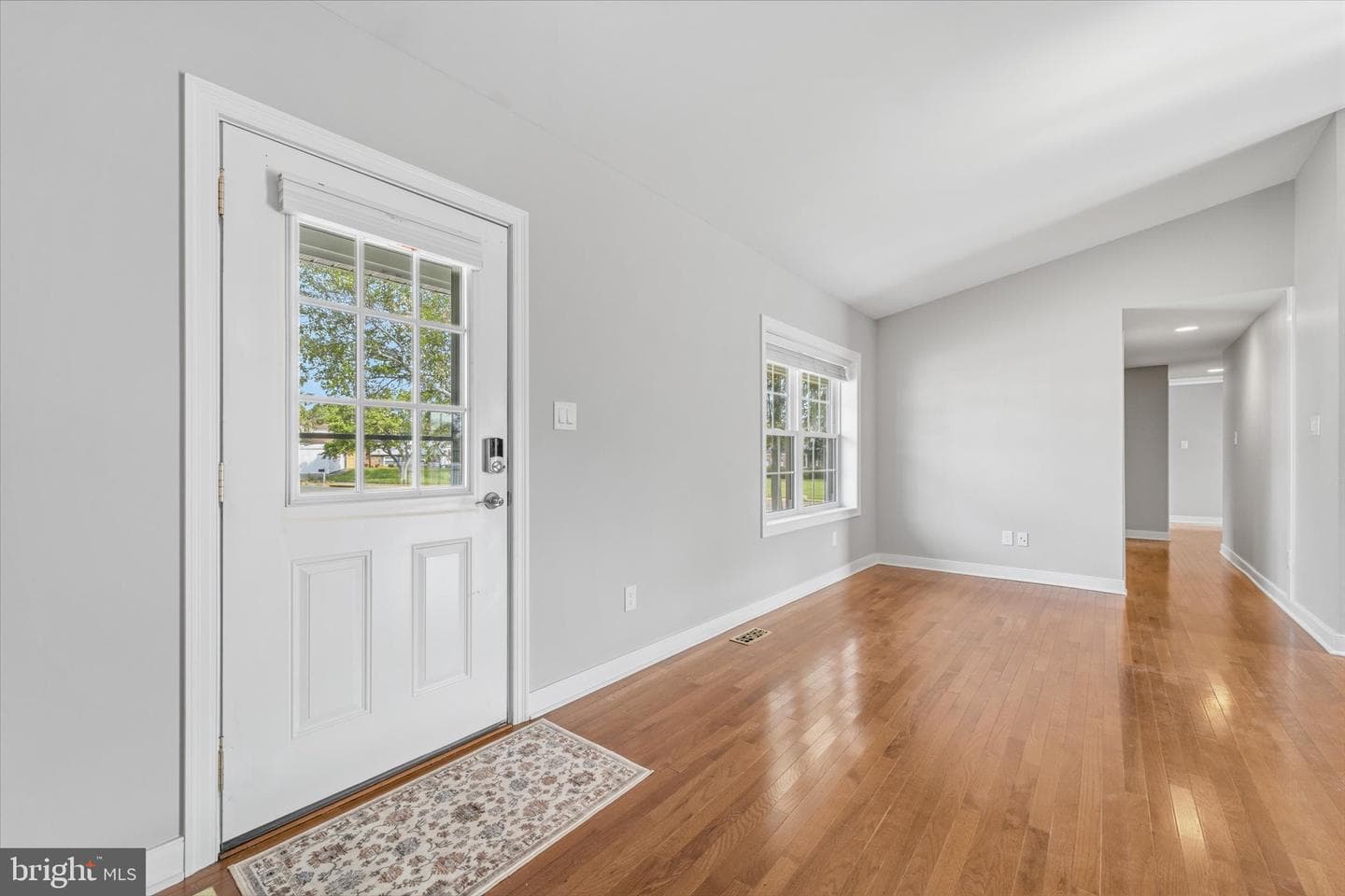 114 Birch Street NE photo 5
