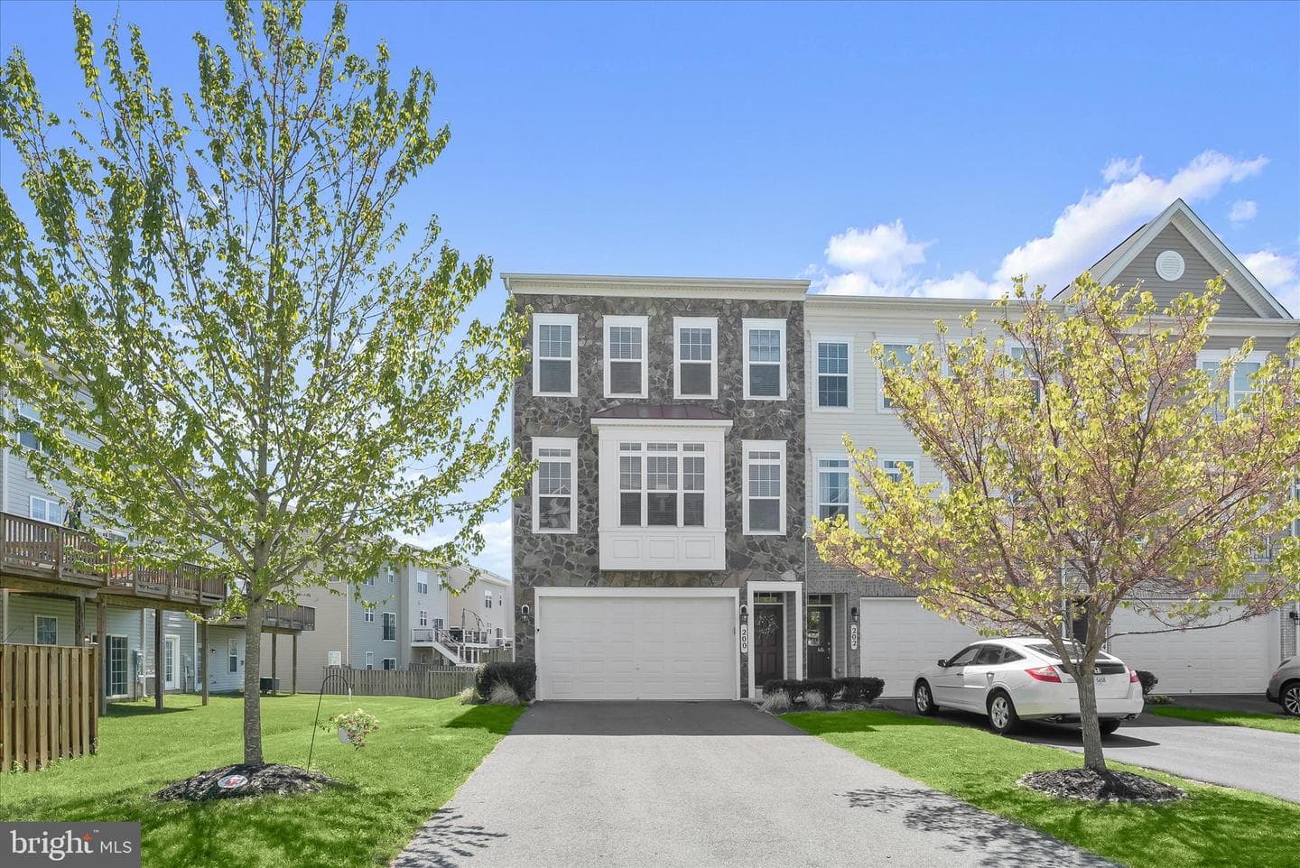 200 Miles Hawk Terrace, Purcellville