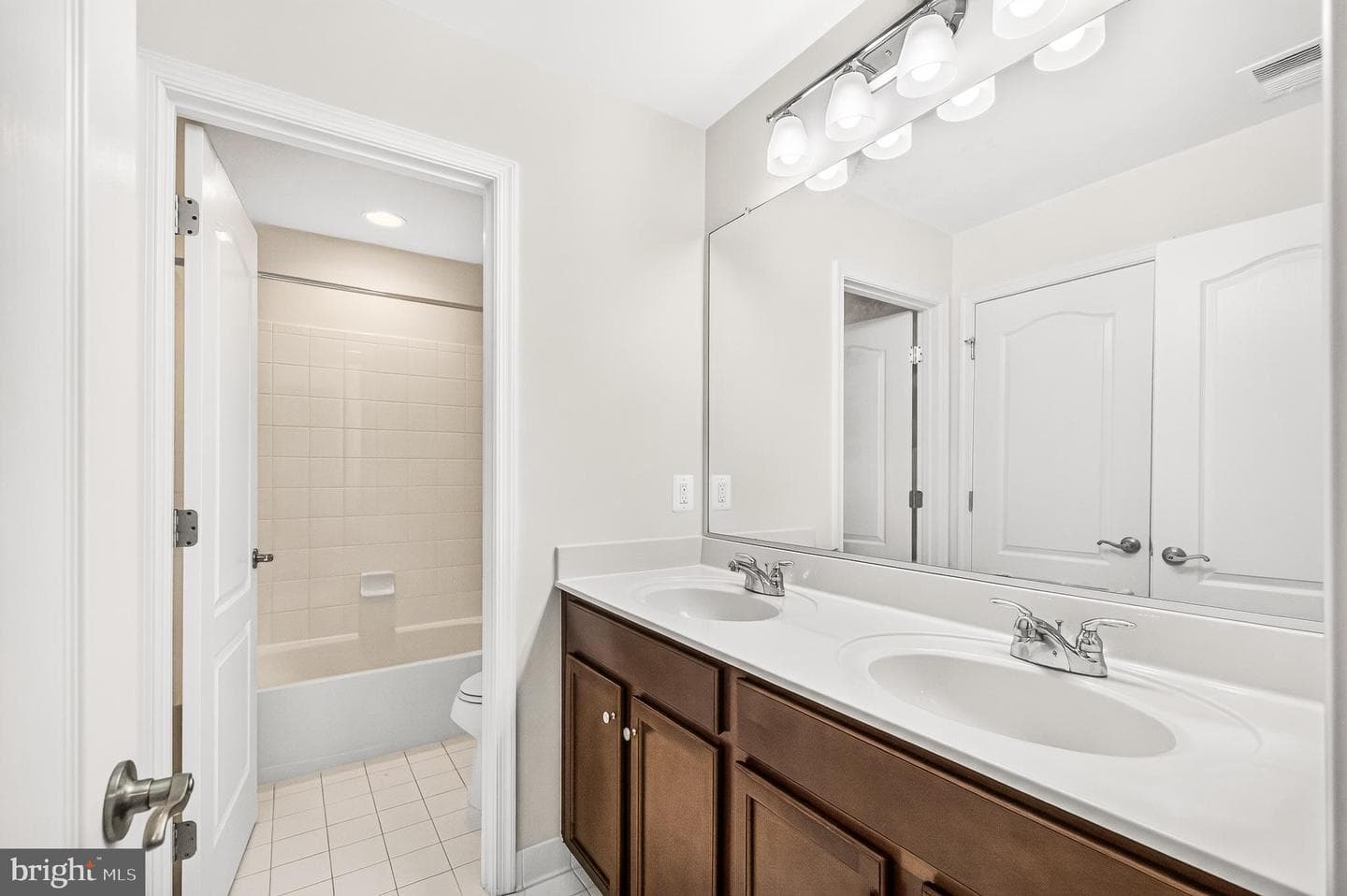 24823 Barrington Grove Court photo 44