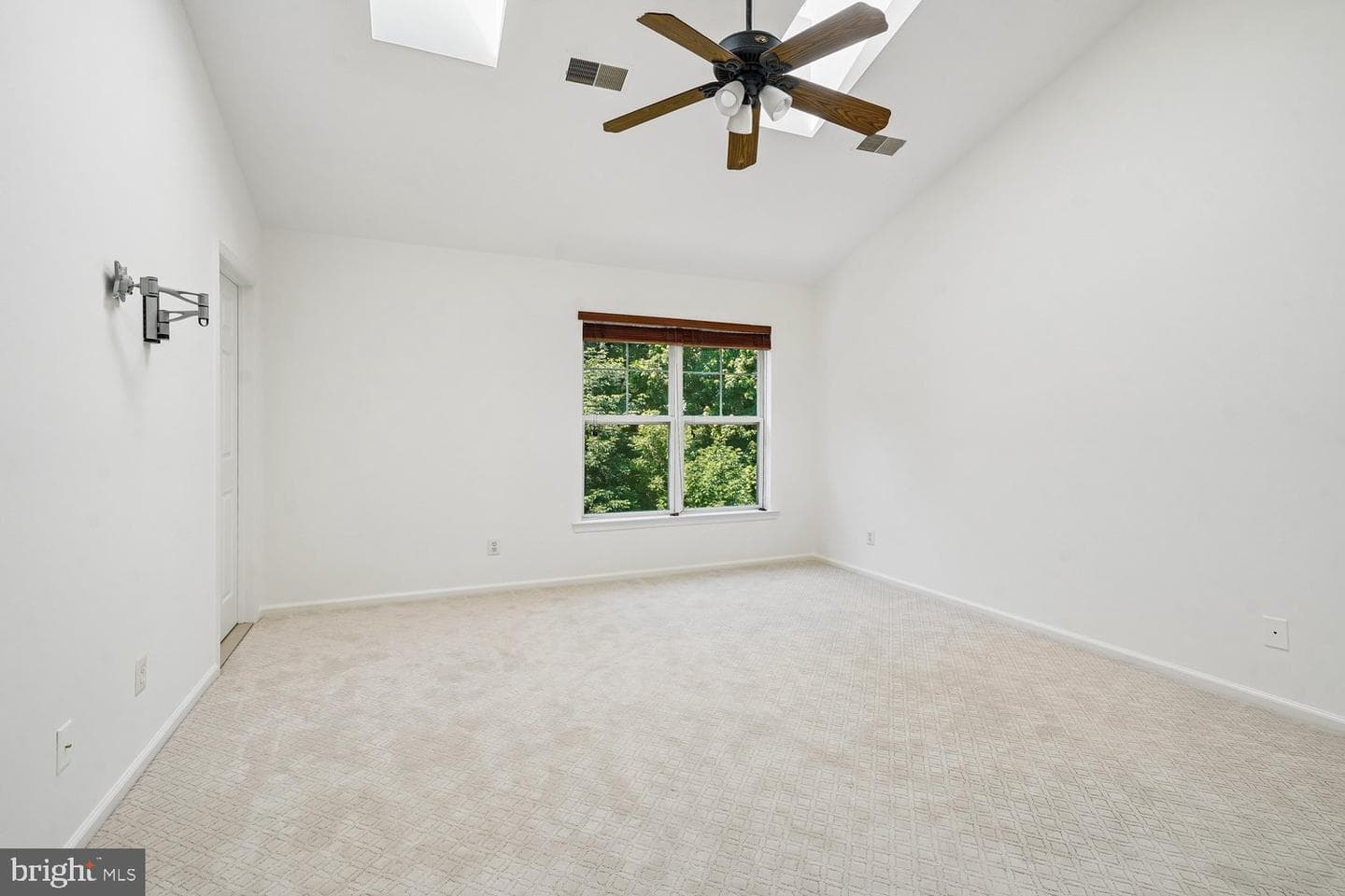 43131 Huntsman Square photo 27