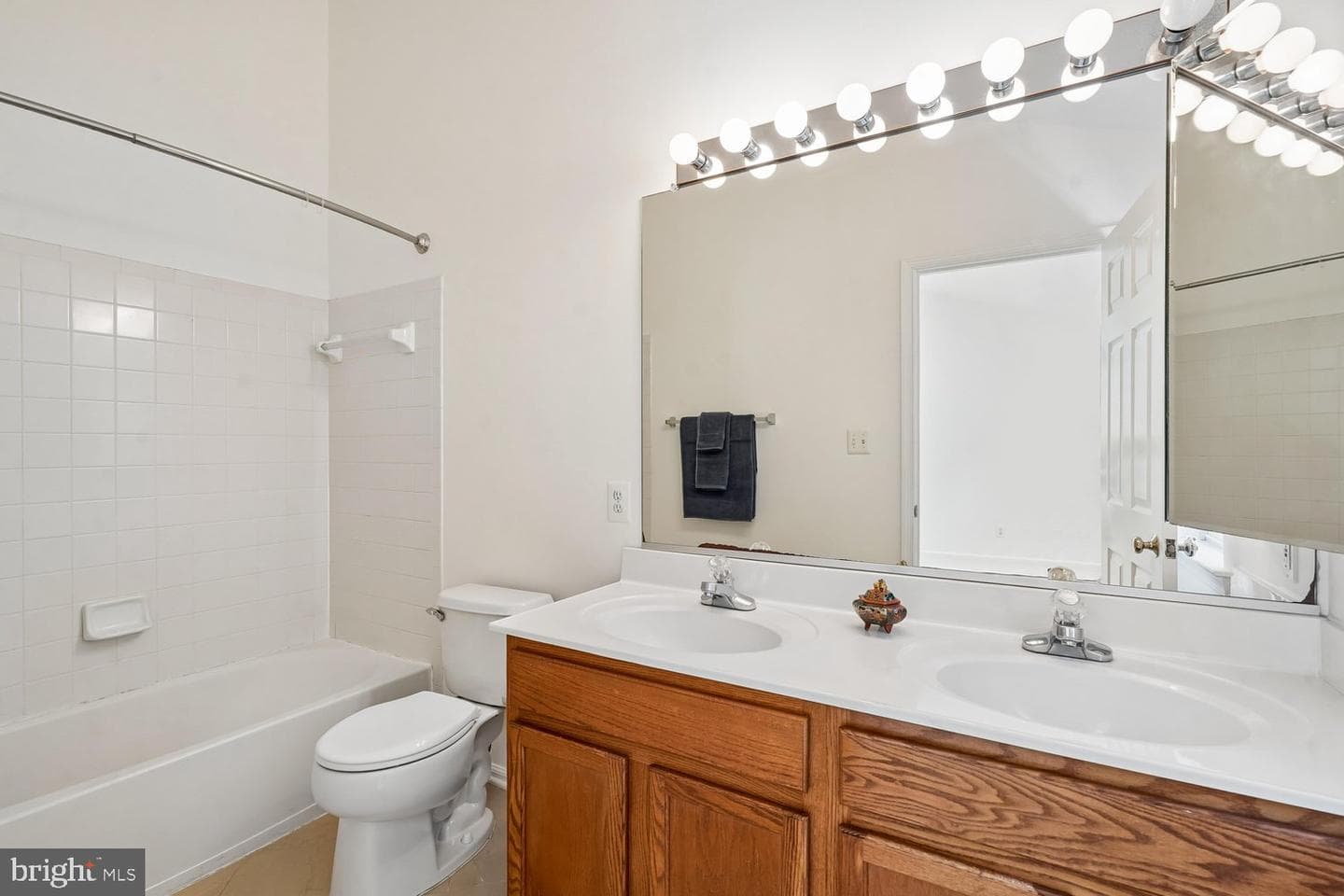 43131 Huntsman Square photo 31