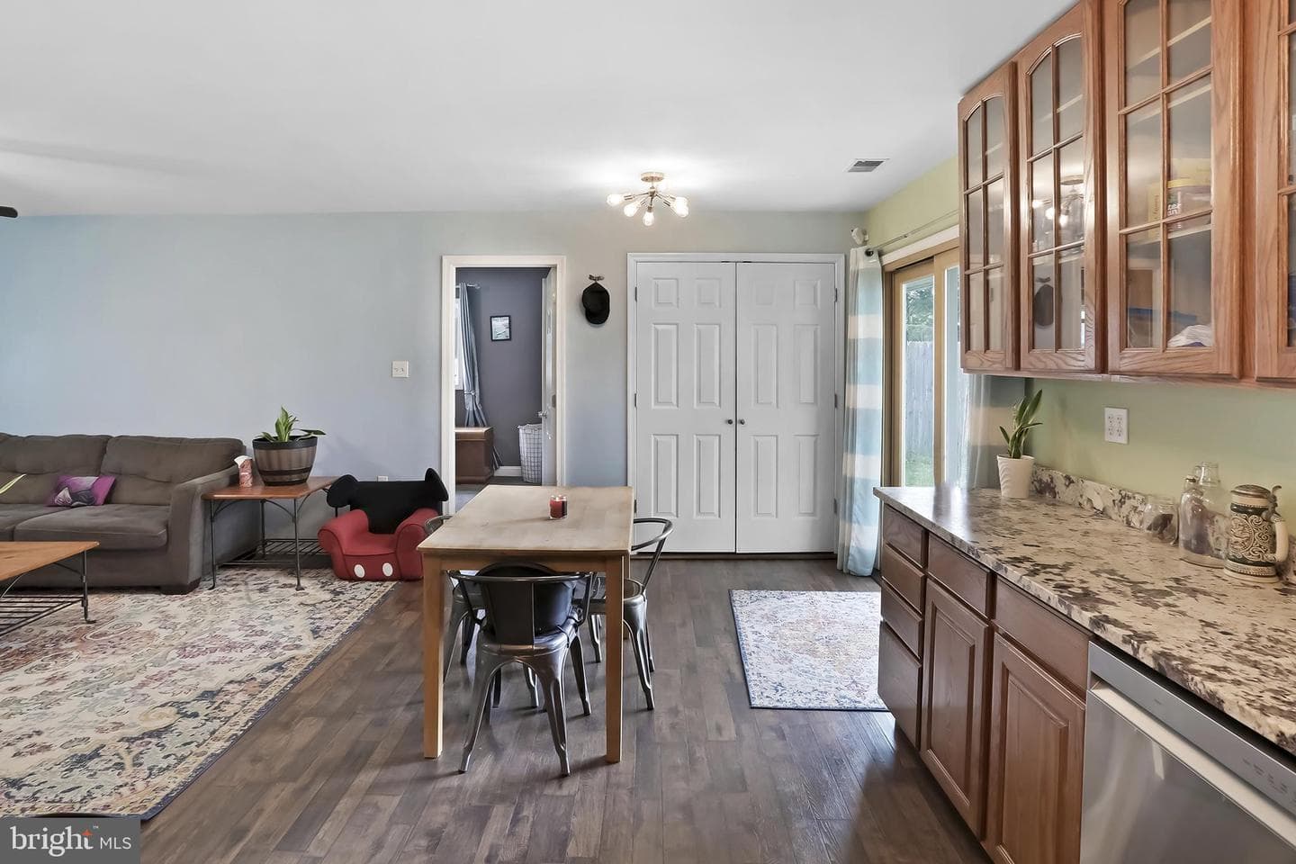 402 Williamsburg Road photo 10