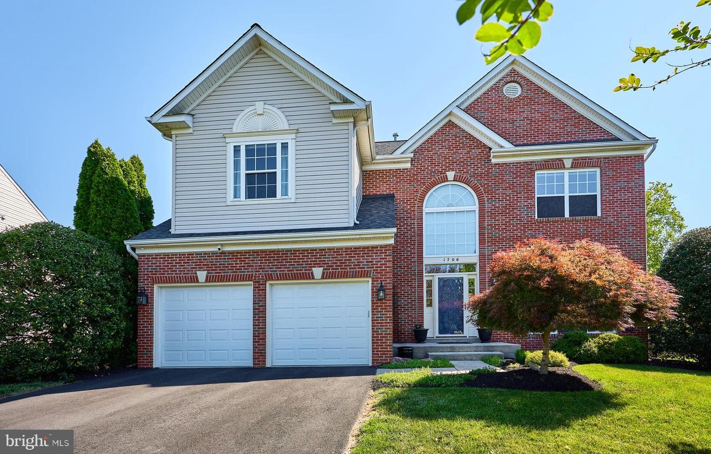 1706 Revere Court NE photo 2