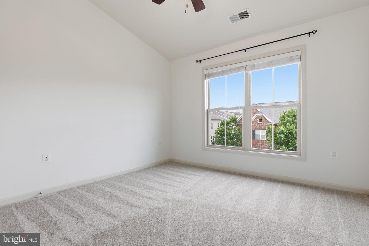 42537 Dreamweaver Drive photo 37