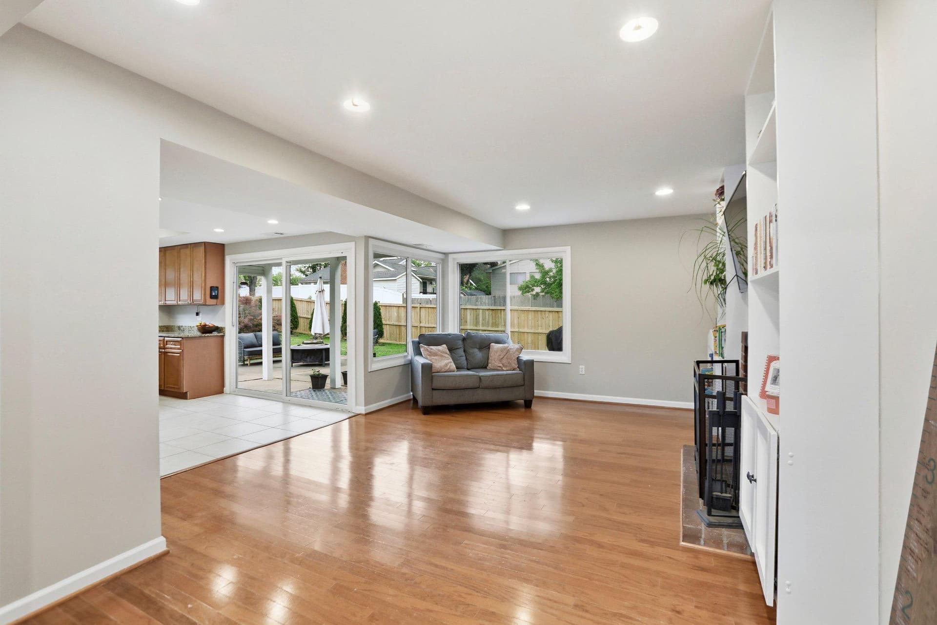 730 Sugarland Run Drive photo 11