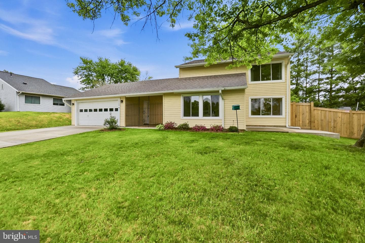730 Sugarland Run Drive photo 2