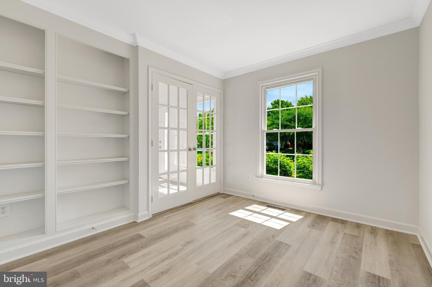 43501 Golden Meadow Circle photo 11