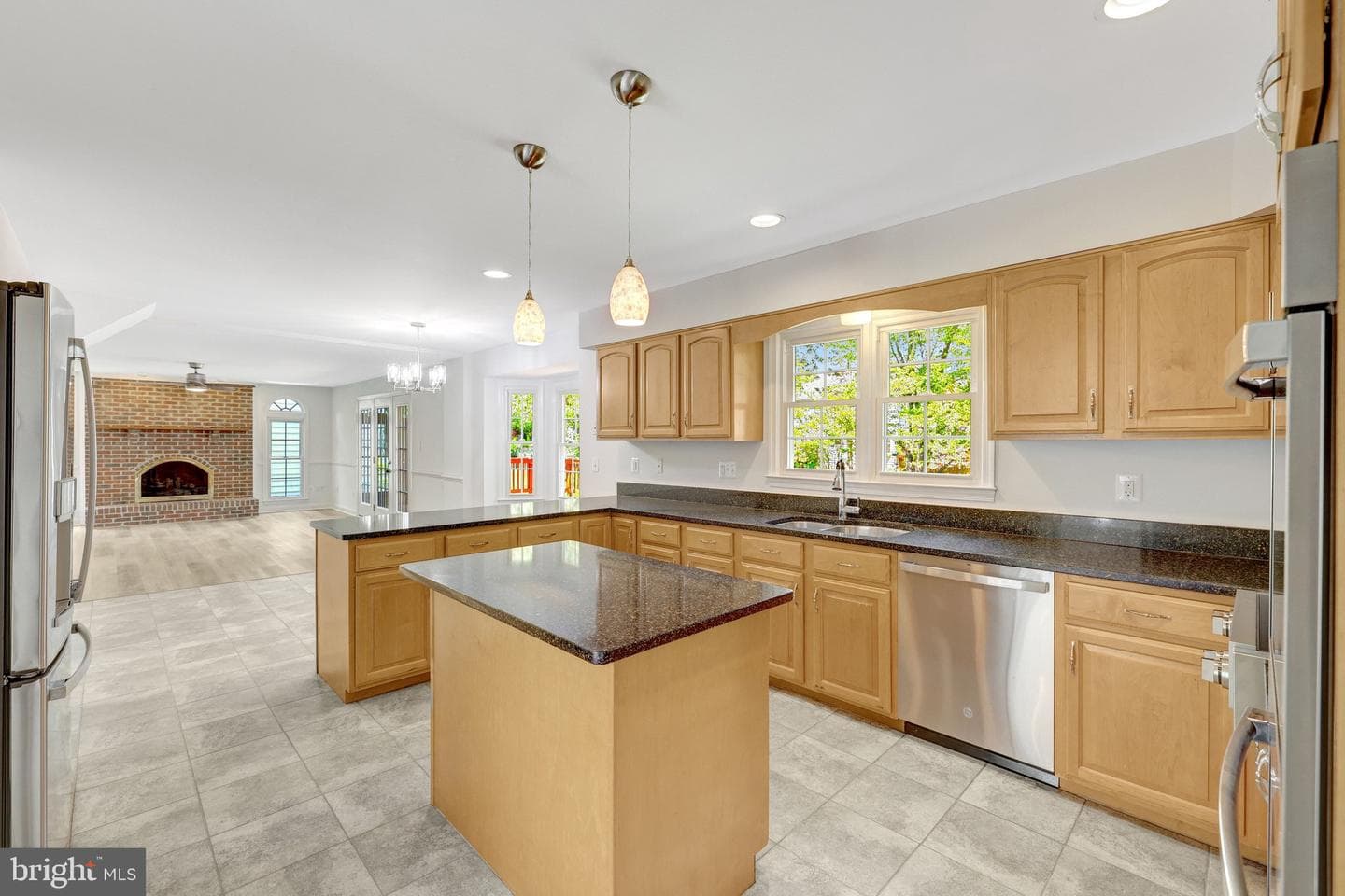 43501 Golden Meadow Circle photo 18