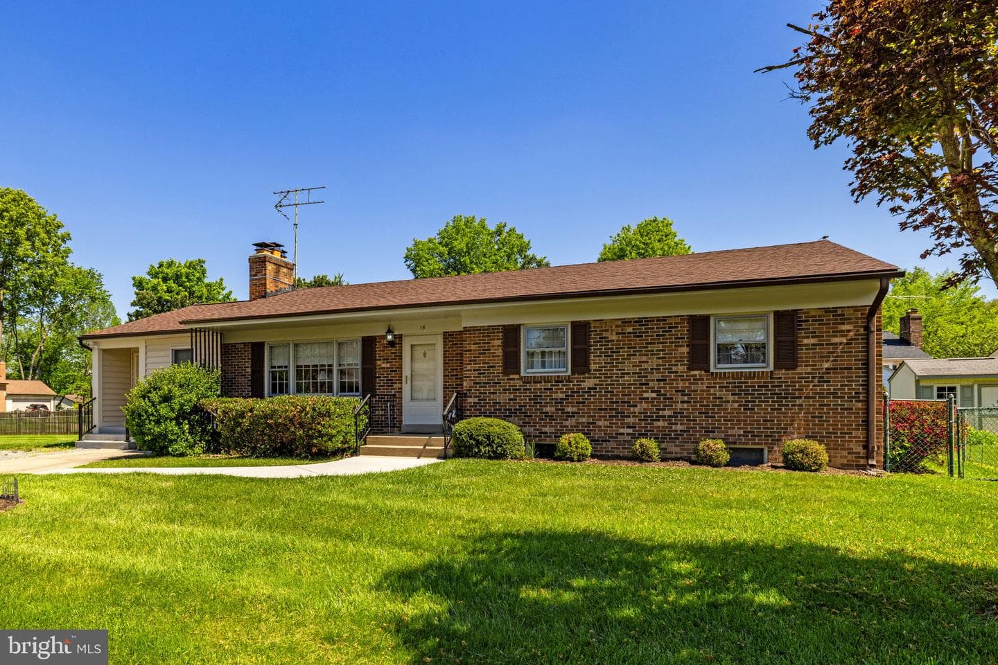 15 Hamilton Terrace Drive photo 4