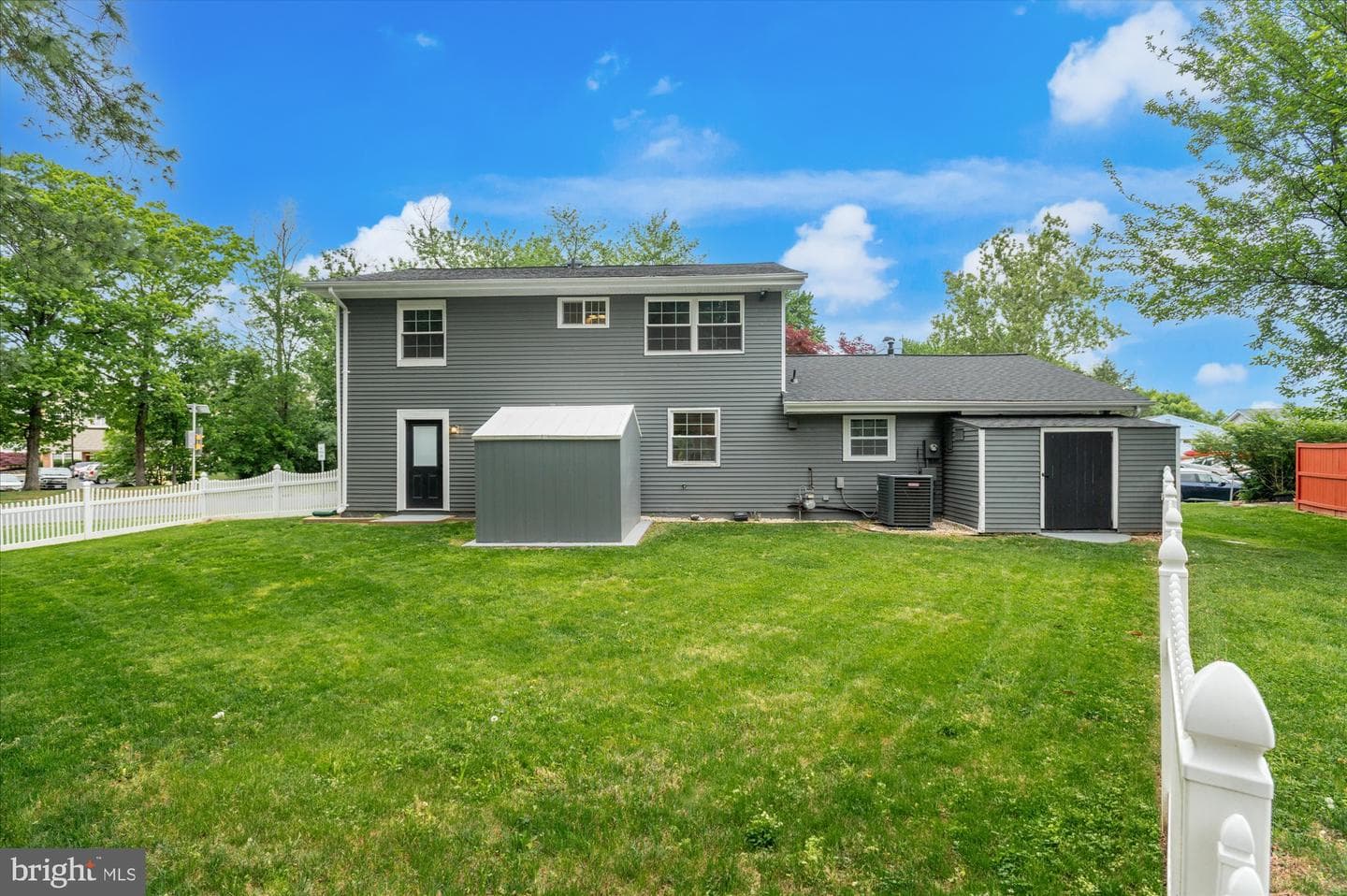 1000 E Holly Avenue photo 33
