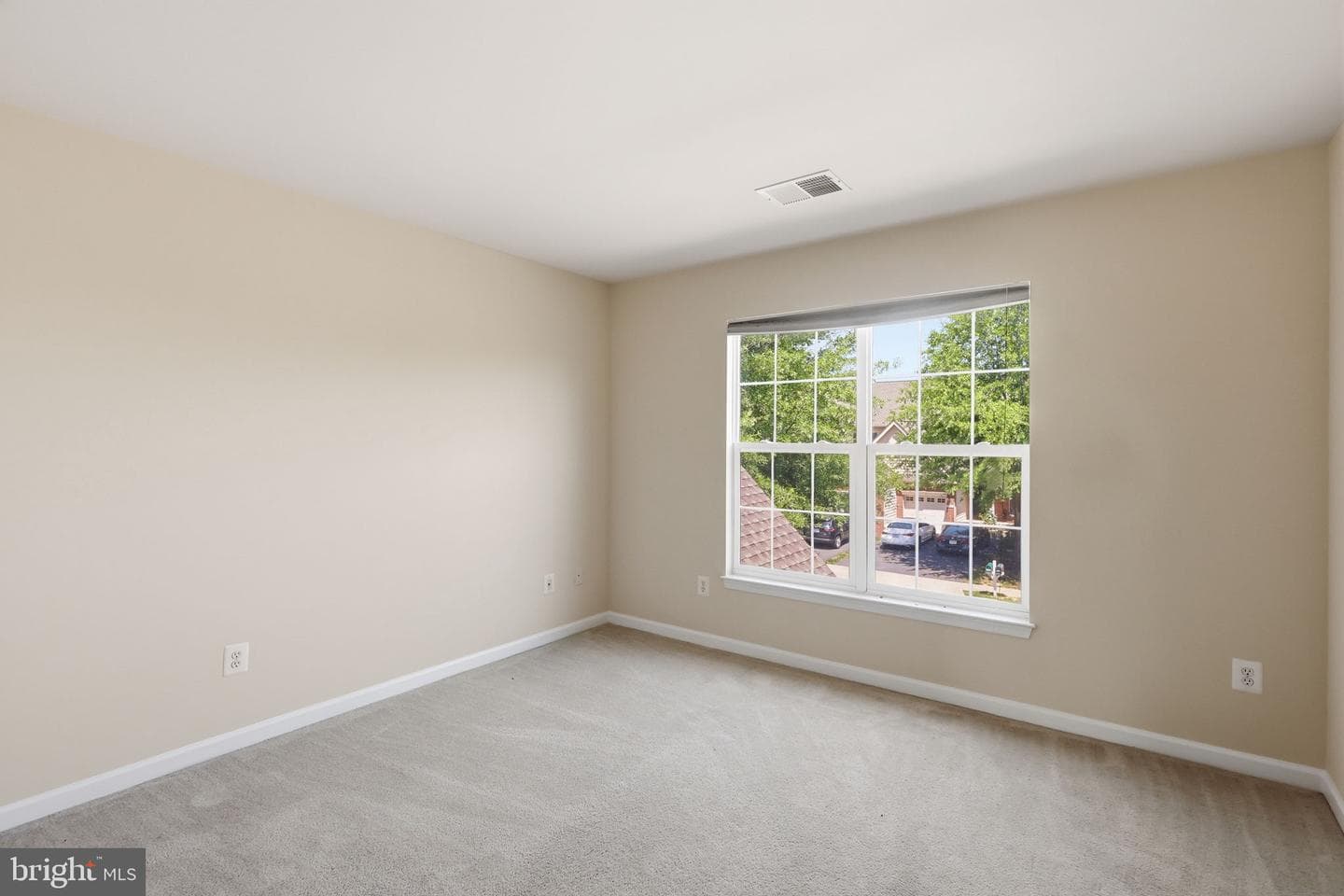 19617 Edgemont Square photo 38