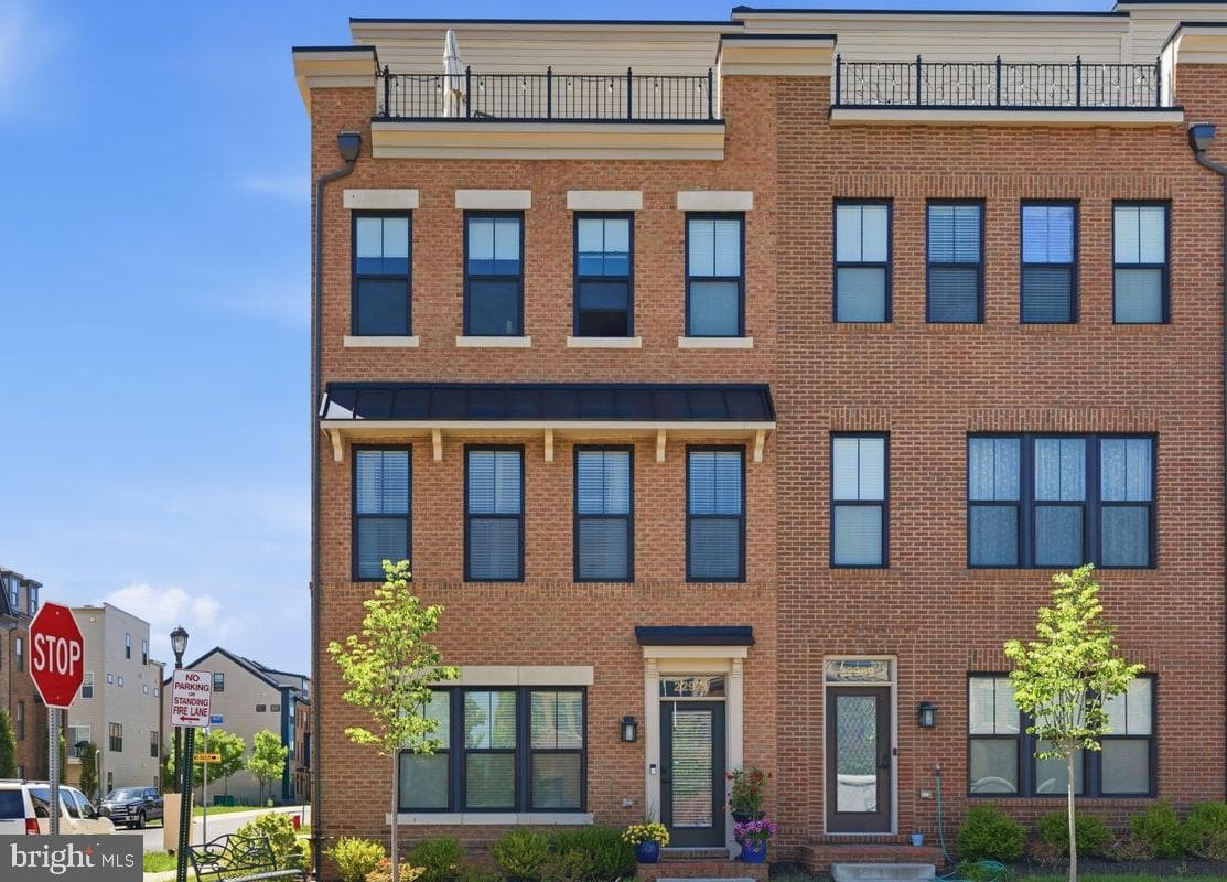 22971 Quiet Crossing Terrace, Brambleton