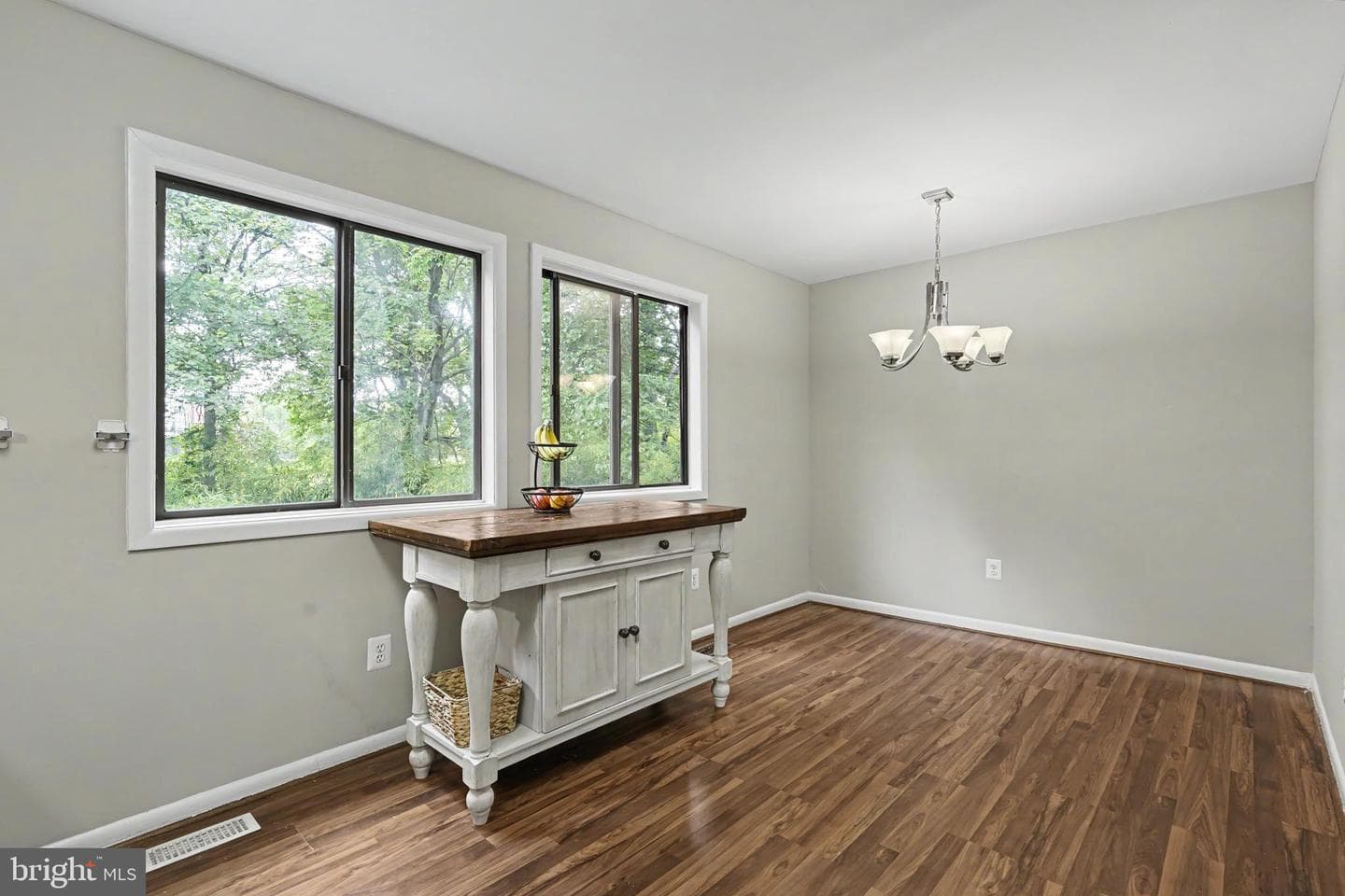 610 Giles Place photo 11