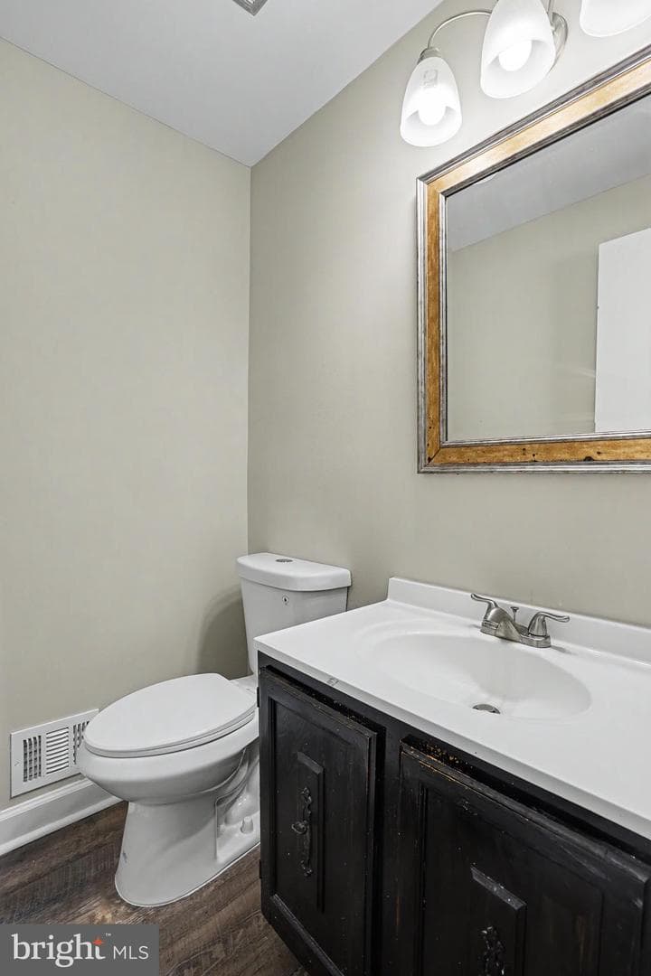 610 Giles Place photo 16