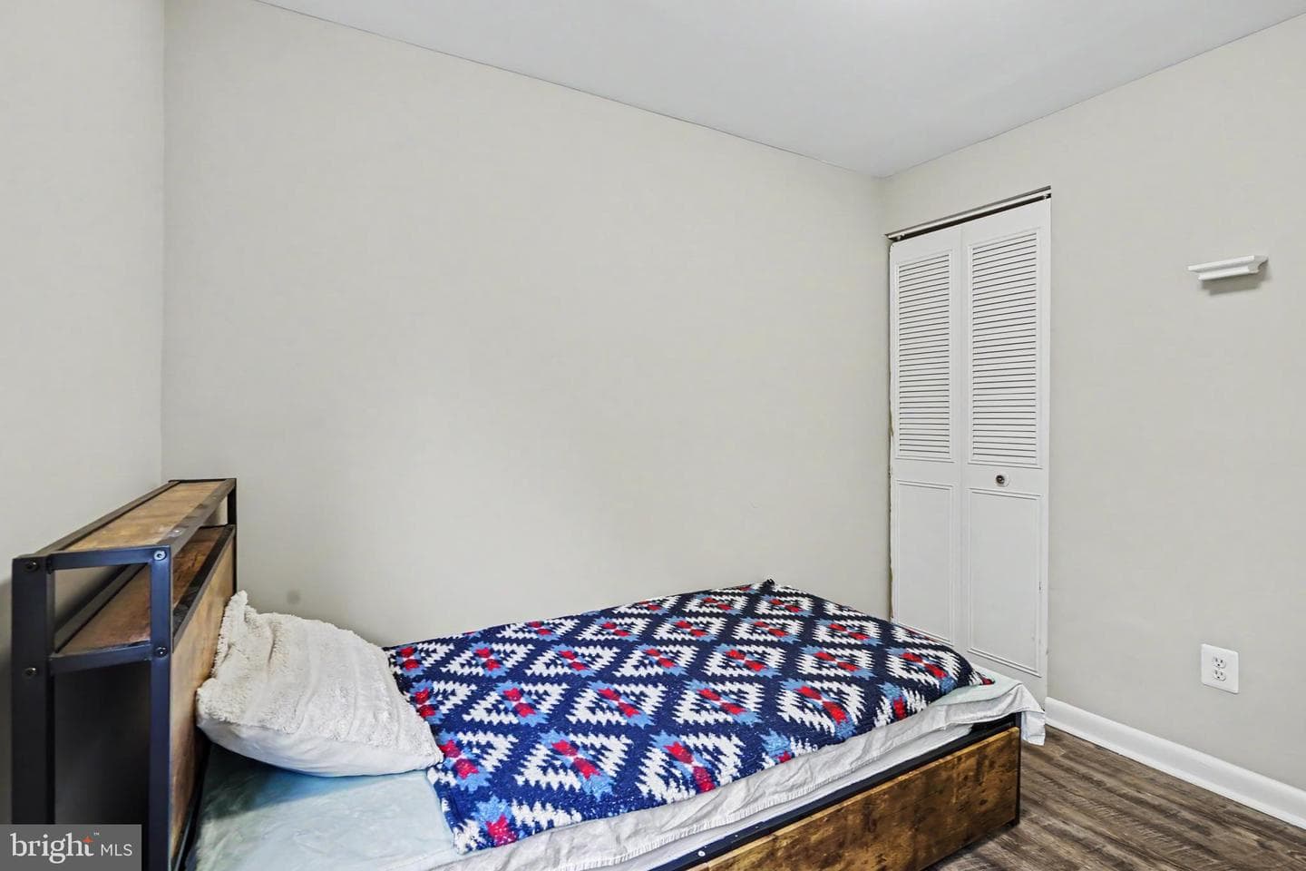 610 Giles Place photo 21