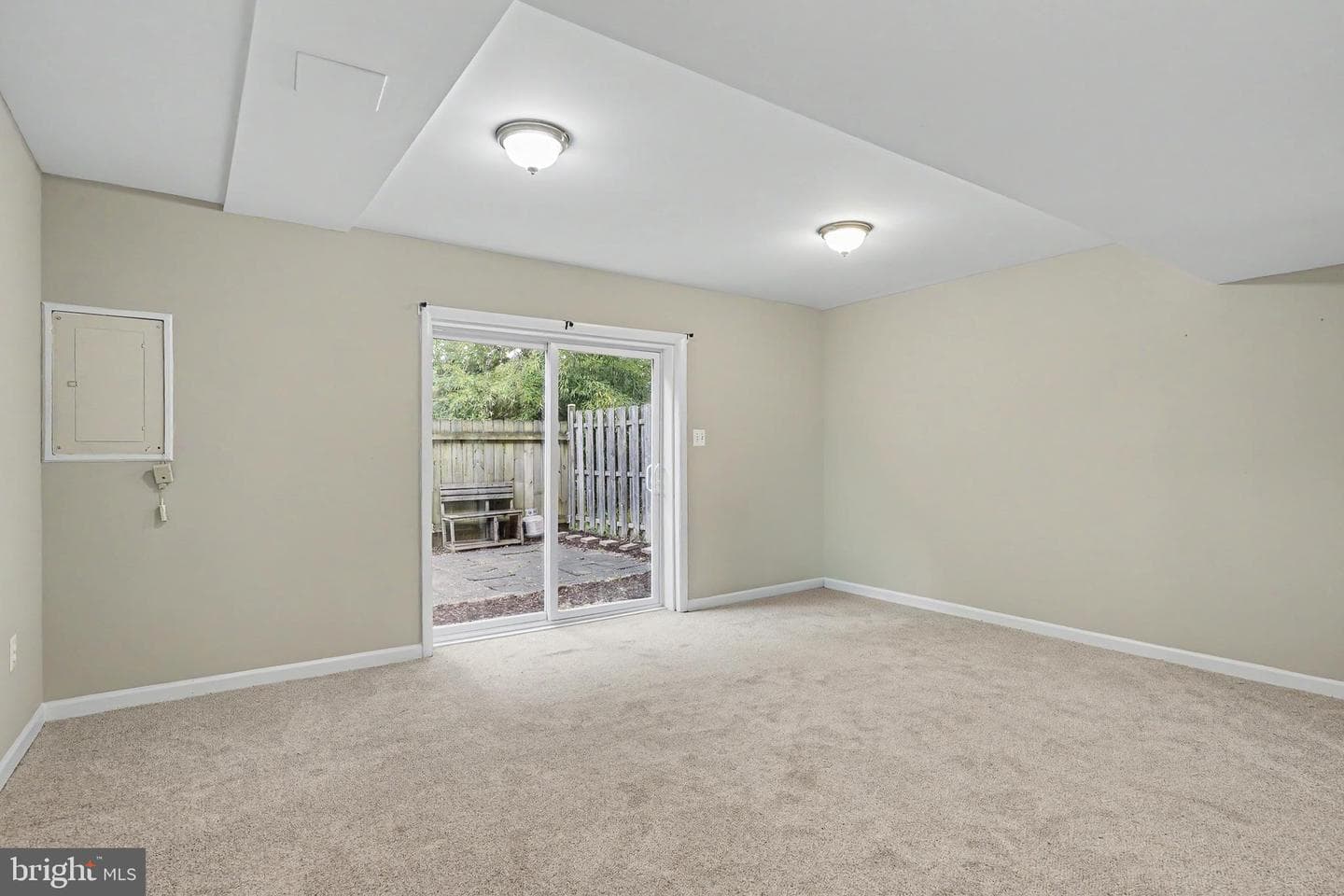 610 Giles Place photo 24